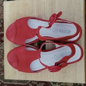 NWOT 8.5/39 ARA Wedge Sandals Germany Red